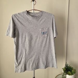 Vineyard Vines Gray T-Shirt with Pocket Logo Sz.M Men's